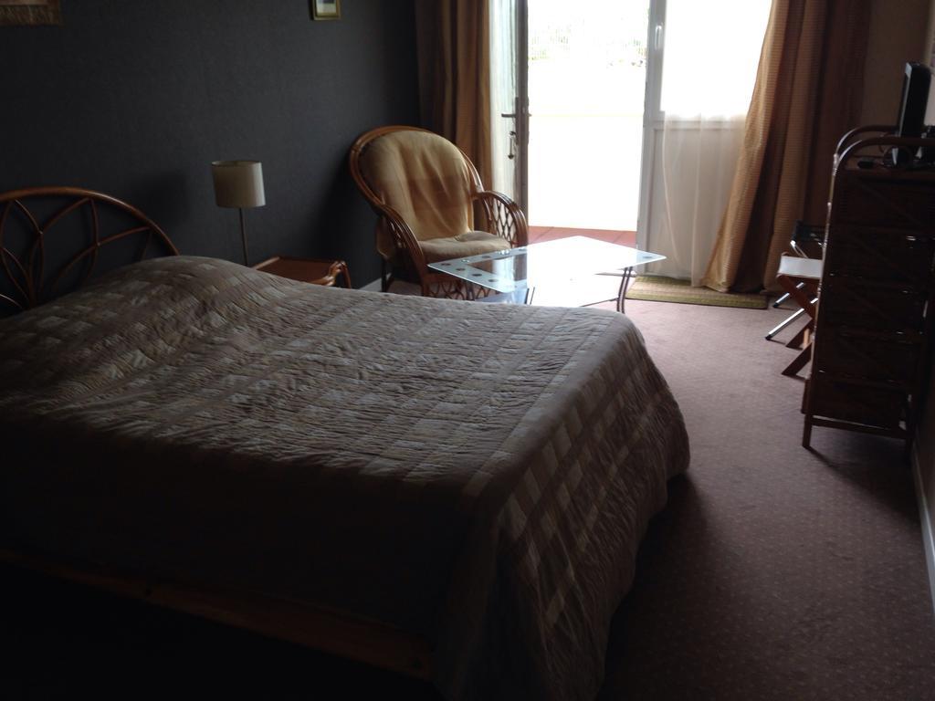 L'Epicurien Hotel Saint-Nicolas-de-Port Bilik gambar