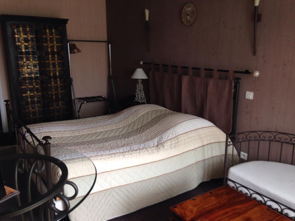 L'Epicurien Hotel Saint-Nicolas-de-Port Bilik gambar