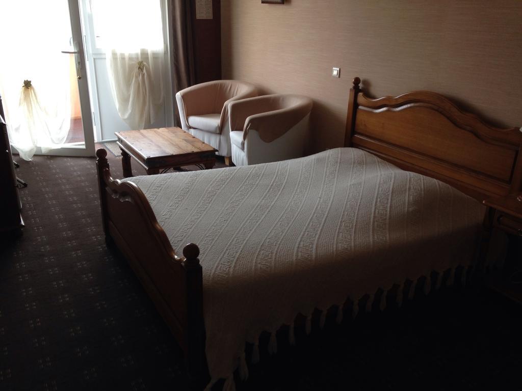L'Epicurien Hotel Saint-Nicolas-de-Port Bilik gambar