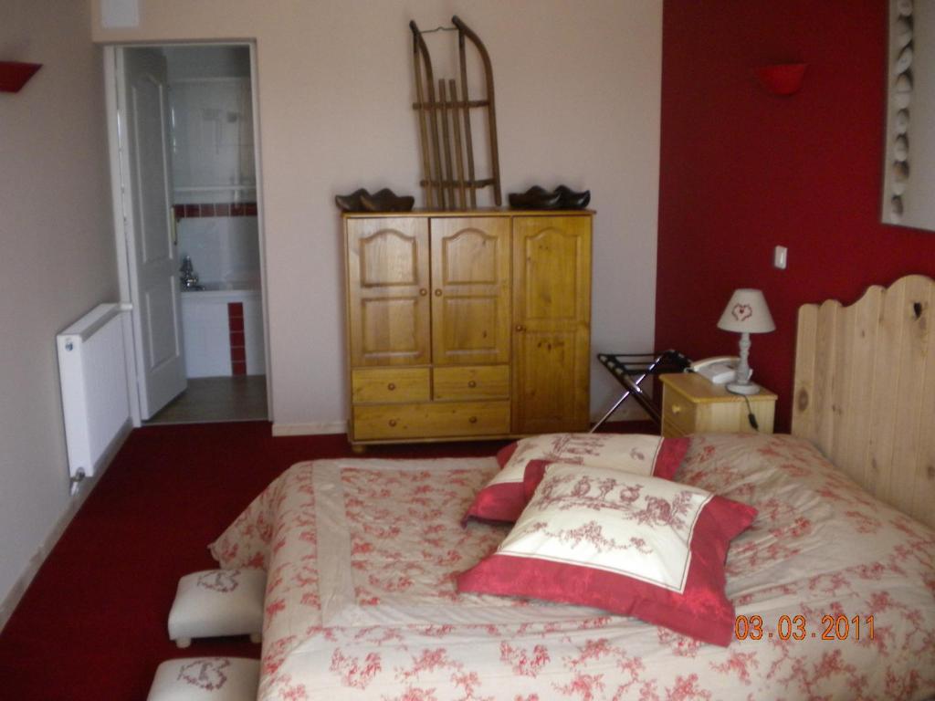 L'Epicurien Hotel Saint-Nicolas-de-Port Bilik gambar