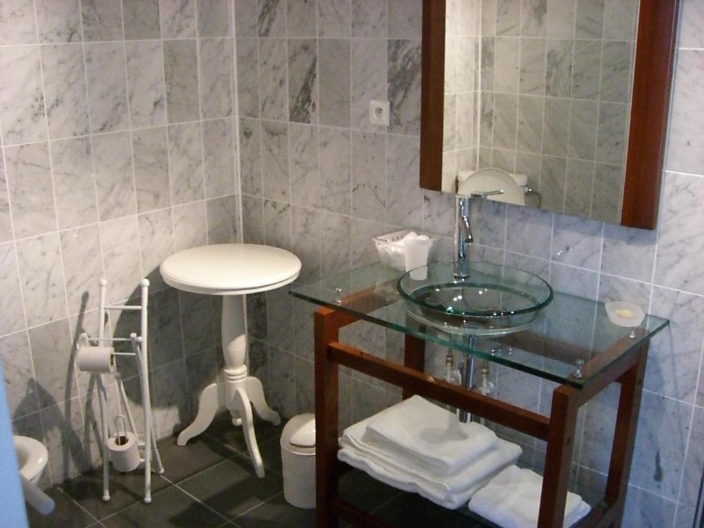 L'Epicurien Hotel Saint-Nicolas-de-Port Bilik gambar